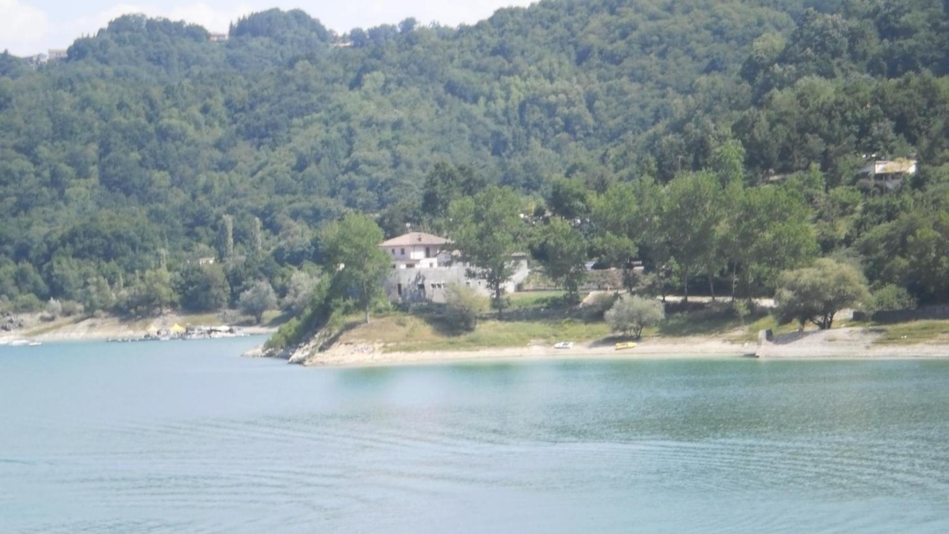 Agriturismo Incantesimo Del Lago Salto Varco Sabino Extérieur photo